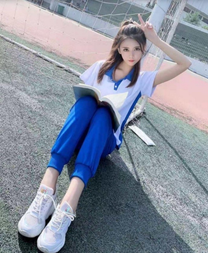 东北学生妹在京兼职下海体验生活